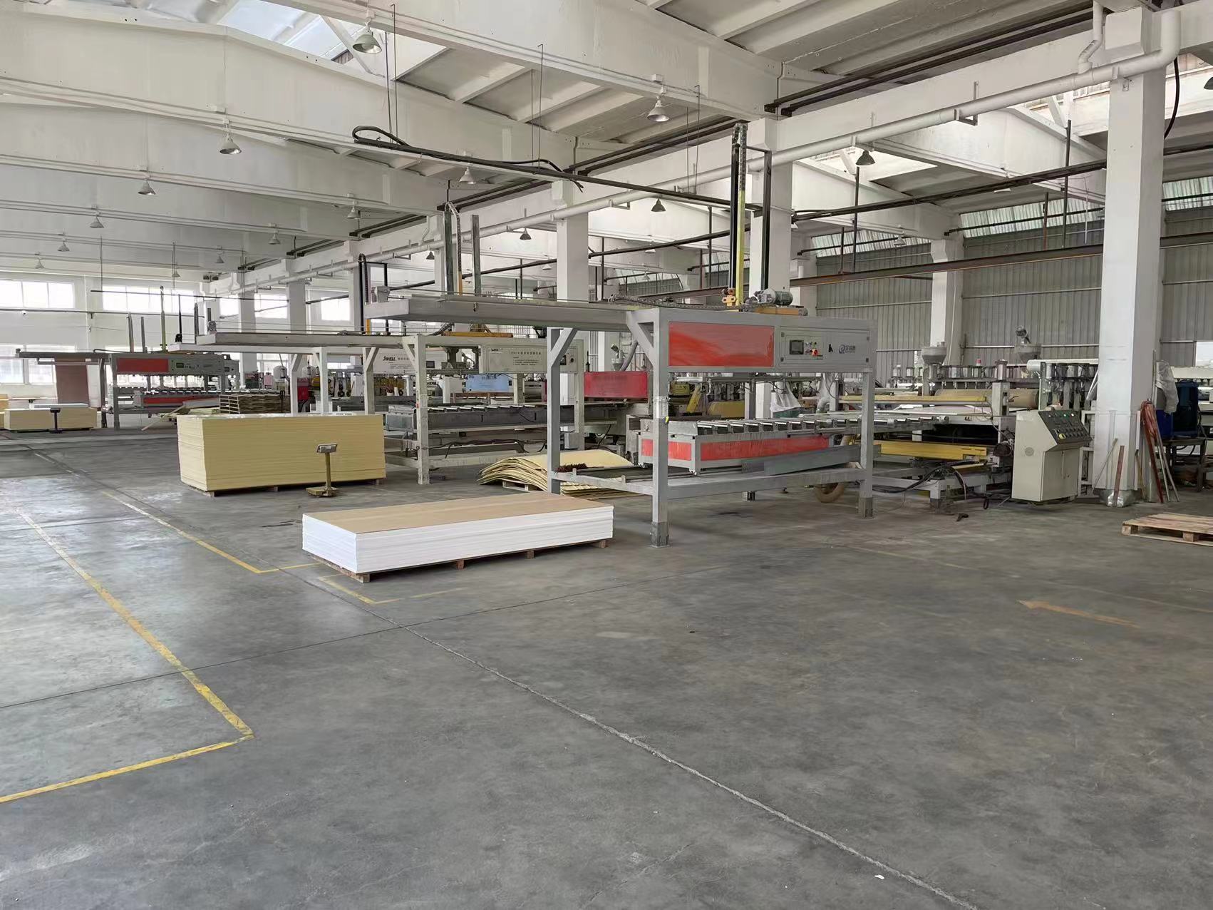 المشاكل والحلول الشائعة في إنتاج لوحة رغوة PVC